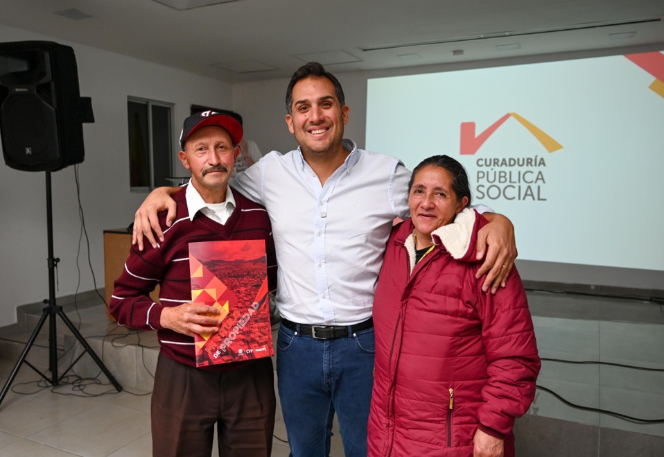 Familias de Usme reciben reconocimiento de sus viviendas y avanzan en la formalización de sus predios